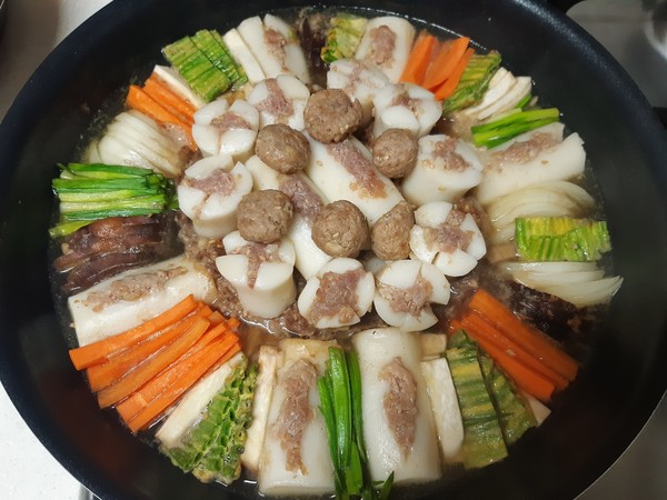 [세종을 맛보다] 명절의 흔한 재료로 맛과 멋을 더한 ‘흰떡 전골’