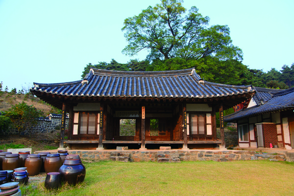 덕천군 사우 강당