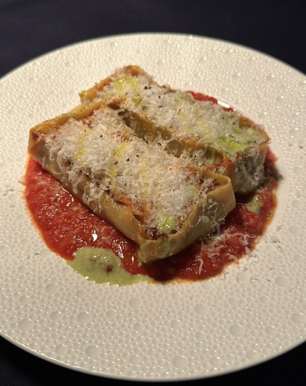 뜨라또리아 일 페노메논의 시그니처 메뉴인 '라자냐'