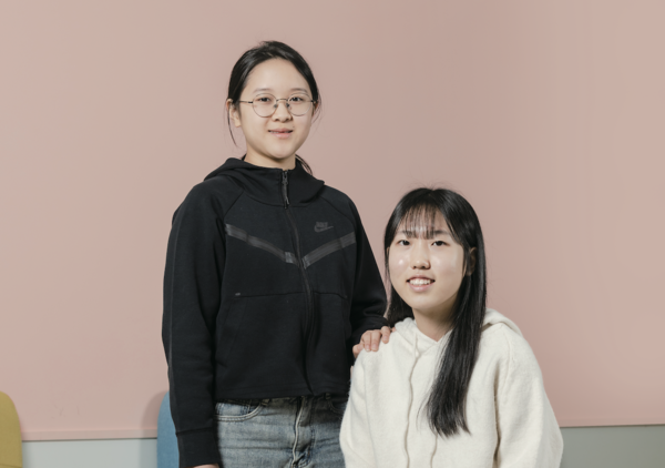 (왼쪽부터) 박가현 학생, 홍나경 학생