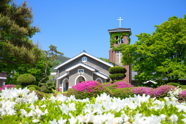 부강역 인근 부강성당 전경